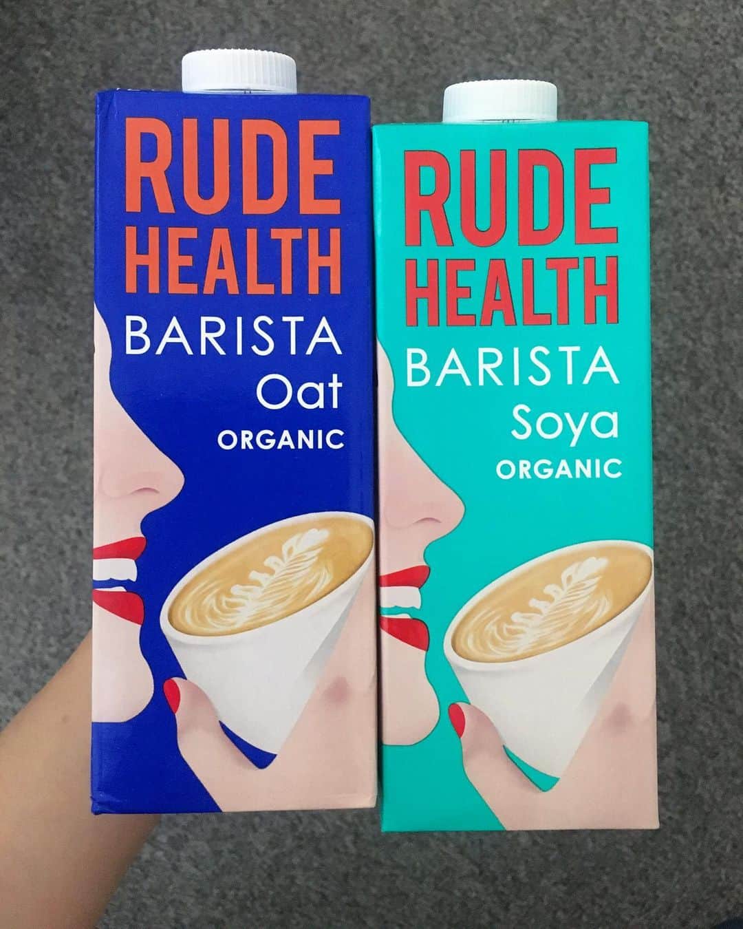 Yu-kiのインスタグラム：「@rudehealth の新しいオートミルクとソイミルク試してみた🥛バリスタシリーズだから確かに濃い◎このブランドはアーモンドミルクが好きだけど、この２つもおいしい🙆🏻‍♀️このパッケージがかわいい😍ちなみにグラノーラもおいしい🥣#rudehealth」