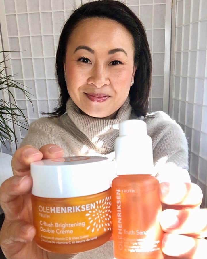 のインスタグラム：「"Say 👋buh-bye to dry, flaky, crusty skin!  Treat yo’self to dewy, glowy, supple skin with this Bring on Bright Duo which includes a full-size Truth Serum + C-Rush Brightening Double Crème for 40% off!🍊😎Shop exclusively at olehenriksen.com" - @mahsterjeanne. Who needs these hydrating faves in their life? - Price as marked. Ends 10/21/20. While supplies last.」