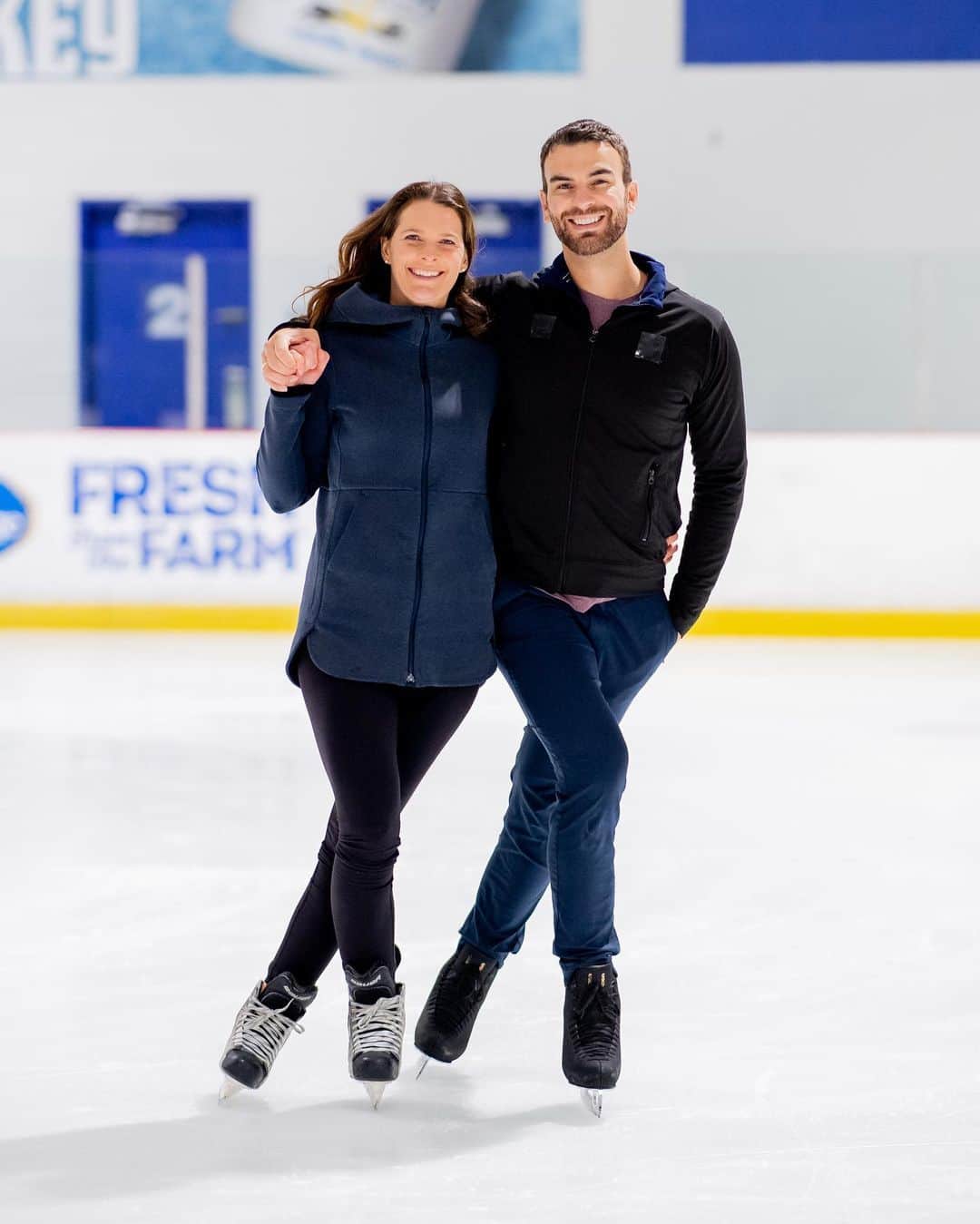 エリック・ラドフォードのインスタグラム：「We’re all smiles to start the battle this Thursday, Oct 22nd. We’ll be counting on you to vote for team #bottford as we skate to raise money for our charity, the @cancersociety !! See you on the ice!  #cbcbattle #battleoftheblades #figureskating #hockey #canada #teambottford #bottford」