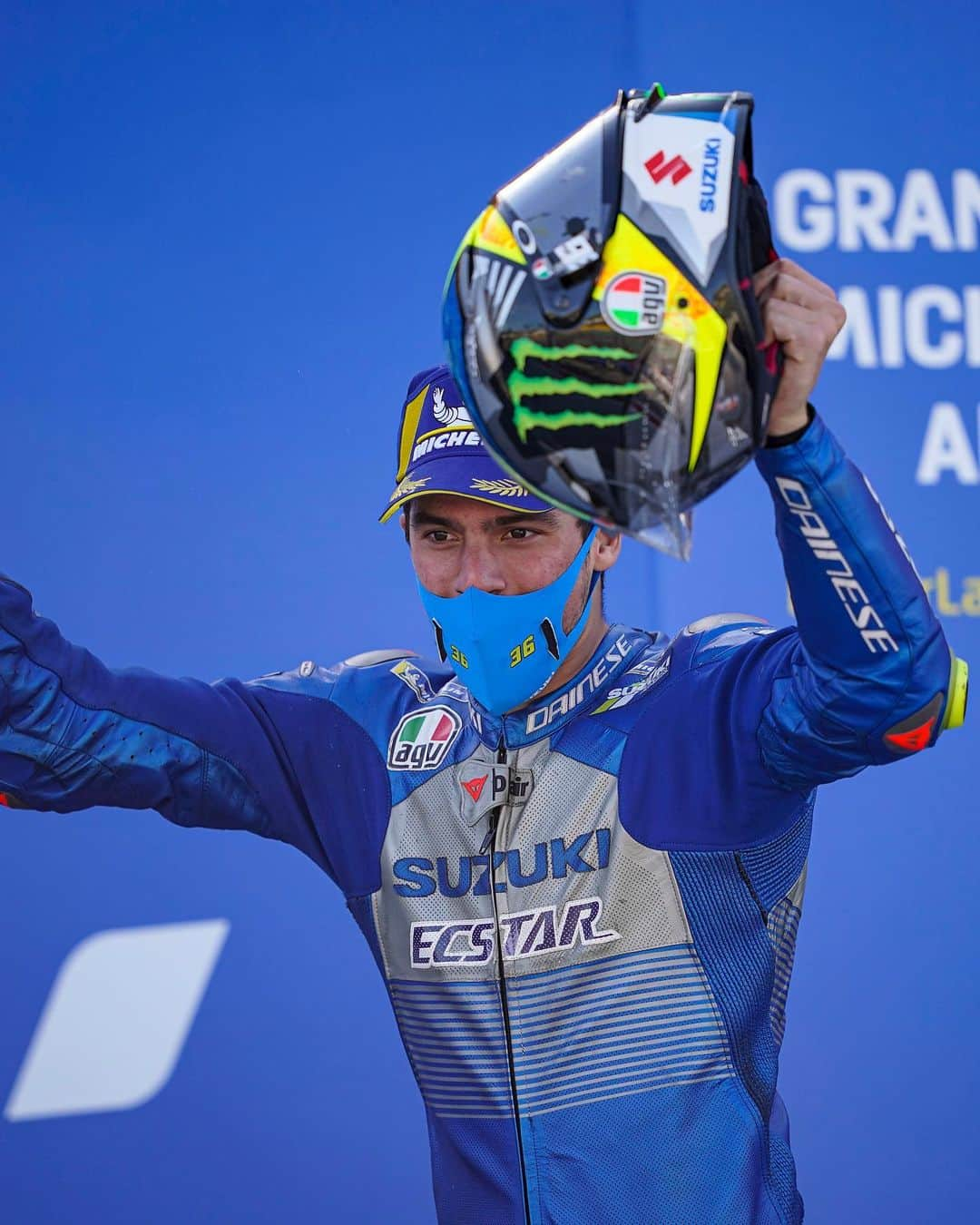 モンスターエナジーさんのインスタグラム写真 - (モンスターエナジーInstagram)「We got a lot to celebrate today after @alexrins takes the overall WIN at #AragonGP 🏁🏆 and @joanmir36official grabs P3 and now LEADS the championship!  #MotoGP #Racing #Motorcycle #Motorsport #MonsterEnergy」10月19日 5時32分 - monsterenergy