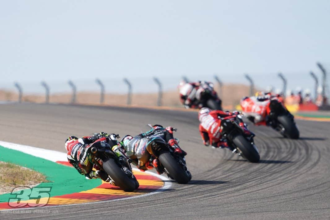 カル・クラッチローさんのインスタグラム写真 - (カル・クラッチローInstagram)「Unfortunately today I had slipping clutch on the warm up lap and first laps of the race. Tried my best to come back after a better weekend and good job by my team. Try again next week 👍🏼 @lcr.team @monsterenergy @hjchelmets @alpinestars @motogp」10月19日 5時51分 - calcrutchlow