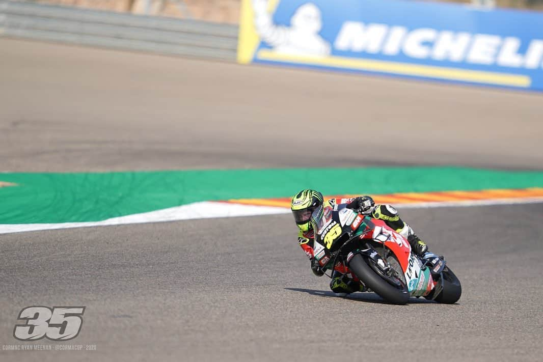 カル・クラッチローさんのインスタグラム写真 - (カル・クラッチローInstagram)「Unfortunately today I had slipping clutch on the warm up lap and first laps of the race. Tried my best to come back after a better weekend and good job by my team. Try again next week 👍🏼 @lcr.team @monsterenergy @hjchelmets @alpinestars @motogp」10月19日 5時51分 - calcrutchlow