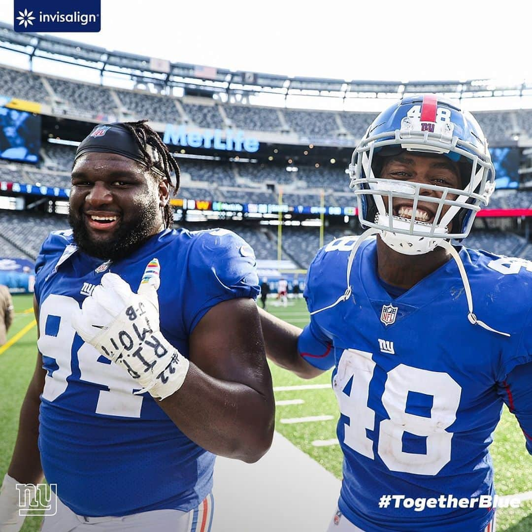 New York Giantsさんのインスタグラム写真 - (New York GiantsInstagram)「This feels good 😁  #WinningSmiles @invisalign」10月19日 6時05分 - nygiants