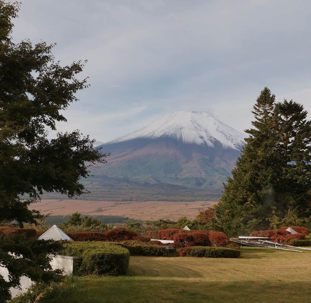 中川珠里さんのインスタグラム写真 - (中川珠里Instagram)「.﻿ 週末。﻿ ﻿ 伊豆大島旅行を予定していたけど﻿ 土曜日が☂️だったので﻿ 急遽前日に予定変更し山中湖へ❕﻿ ﻿ 今朝は秋らしい綺麗な富士山が見れて﻿ 嬉しかった〜。﻿ 富士急ハイランドにも行きました👅﻿ トーマスランド、ハマりそう‼︎‼︎‼︎👦🏻」10月18日 21時17分 - juri1104