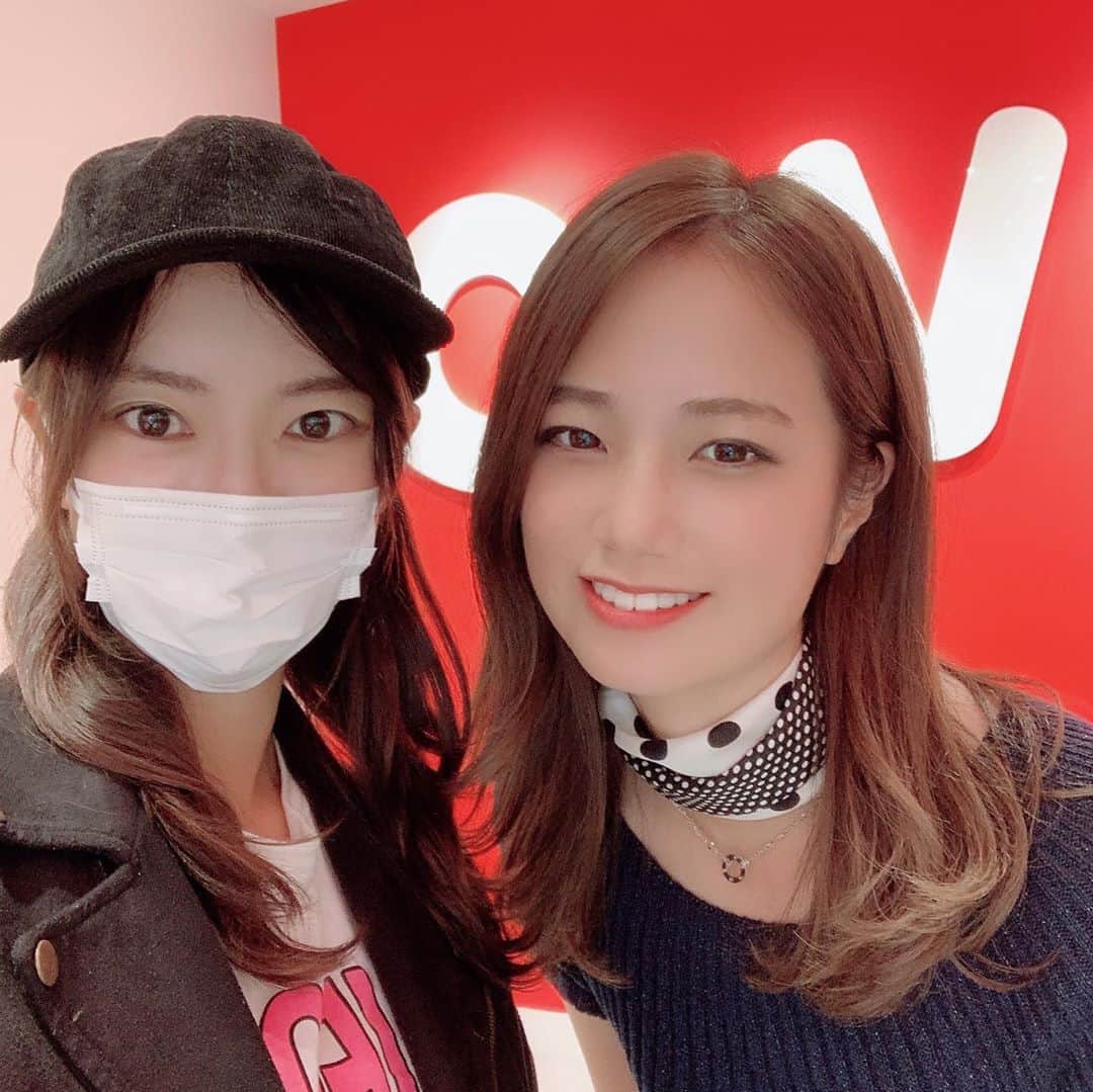 hina2221のインスタグラム：「@namigolf.youtube ❤️ 今回はどっきり企画？！🙄　 視聴者プレゼントもあるみたい🎁 @archivio.official_online さん太っ腹🐶✨ わたしも今回の企画に少しでださせていただきました☺️ 美女に囲まれて緊張の１日でした😗 すぐウェアーに着替える予定だったから私服が寝巻きみたいな格好YouTubeにでてしまった長谷川です☺️笑 . .  #archivio #ゴルフ女子 #taylormade #ドライバー#スライス#ゴルフ男子#ゴルフ好きな人と繋がりたい#ゴルフレッスン#ゴルフスイング動画 #練習記録#ゴルフレッスン#ゴルフ練習#ゴルフ#ゴルフ女子#筋トレ女子#ゴルフウェア#ゴルフスイング#スイング動画#ゴルフ好き#インスタゴルフ#スポーツ女子#스포츠#골프#골프웨어#高尔夫#putter#golfgirl#ゴルフジョシ」