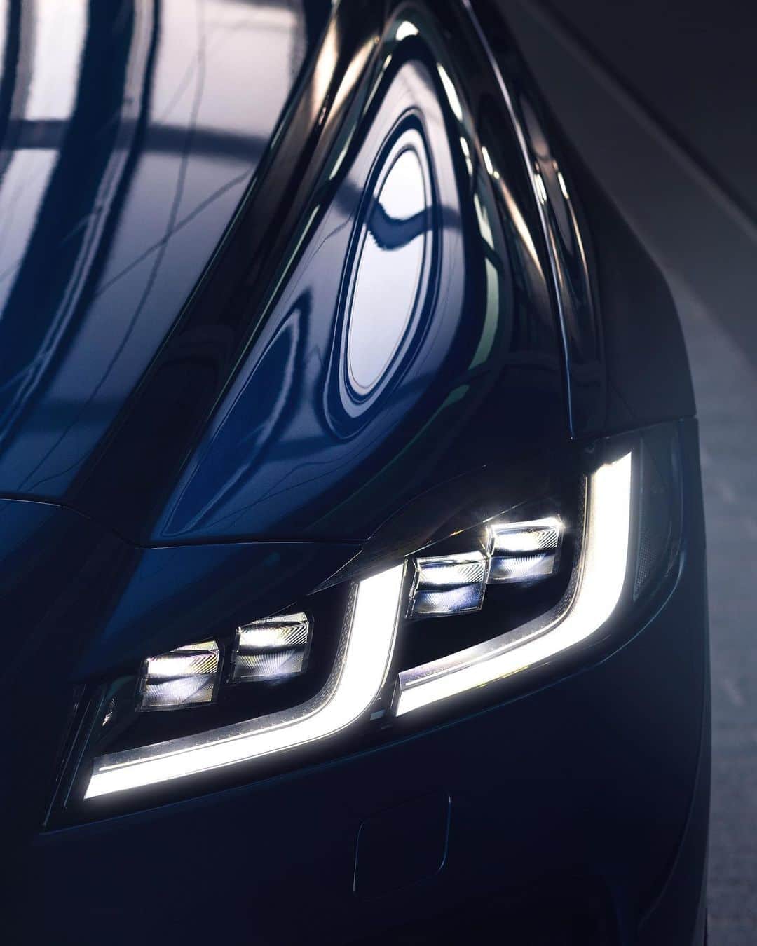 Jaguarさんのインスタグラム写真 - (JaguarInstagram)「All-new, all-LED headlights with optional Pixel technology give the #NewXF a uniquely bold appearance.   #Jaguar #Premium #Luxury #Performance #Sport #Saloon #MHEV #Hybrid #AWD #ElectricCars #Technology #CarsofInstagram #CarsWithoutLimits #InstaCar」10月18日 21時13分 - jaguar