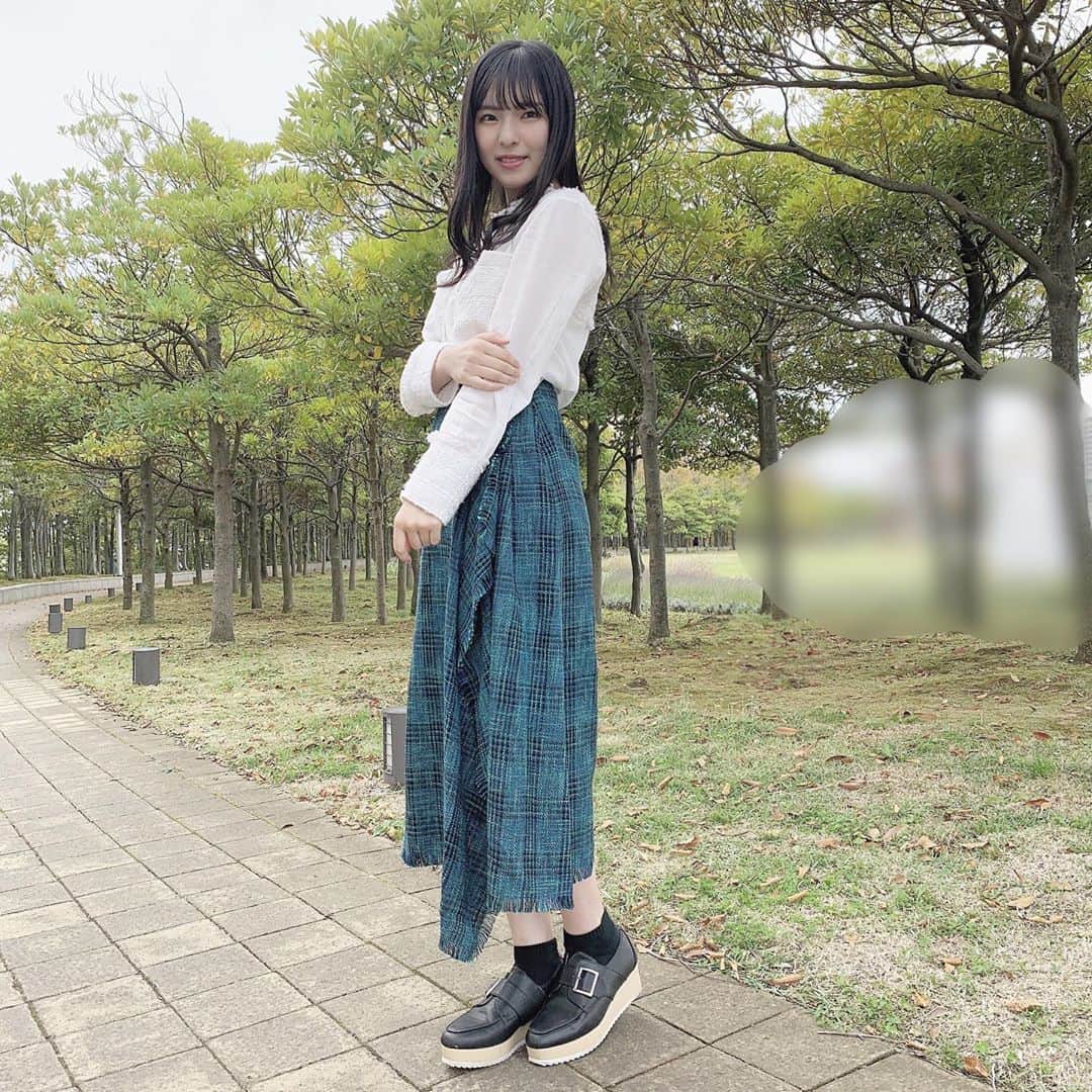 大塚七海のインスタグラム：「ㅤㅤㅤㅤㅤㅤㅤㅤㅤㅤㅤㅤㅤ おしゃべり会ありがとうございました🥰 秋っぽいスカート履いてみました🍃  ㅤㅤㅤㅤㅤㅤㅤㅤㅤㅤㅤㅤㅤ #ngtおしゃべり会　#秋コーデ」