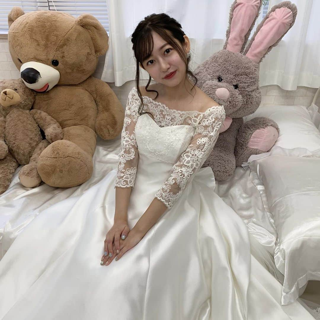 里見玲奈さんのインスタグラム写真 - (里見玲奈Instagram)「﻿ 本日ミス共立女子桜姫コンテストがフィナーレを迎えました！お忙しい中ご覧下さった皆さまありがとうございました🤍﻿ ﻿ 私は元々自分に自信がなく、変わるきっかけになれたらいいなと思い、家族や友人からの後押しもありミスコンに応募しました。﻿ ﻿ 初めは写真を撮られることも不慣れで他のファイナリストと比べ差を感じ、萎縮してしまい、出場したことを後悔することもありました。しかし、桜姫コンテストの運営の方やSNS上で声をかけてくださった皆さまがたくさん褒めてくださり、自分らしく活動できました。﻿ また、家族や友人が時間を割いてまでも写真を撮って、アドバイスしてくれ、周りの応援してくださった方々のために感謝を忘れず、恩返しが出来るよう全力を尽くすことができました。﻿ ﻿ そして｢angelica賞｣を頂きました💍頂いた賞、アクセサリーが似合う女性になれるようこれからも自分磨きを頑張ります！！﻿ ﻿ 約4ヶ月間沢山の貴重な経験をさせて頂け、一生の思い出になりました‬！！沢山のご声援本当に本当にありがとうございました😭😭」10月18日 21時42分 - kwumiss20_4