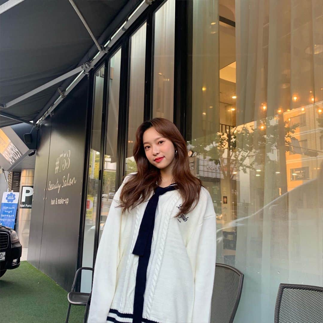 イェナのインスタグラム：「오늘도 행복했다🖤」