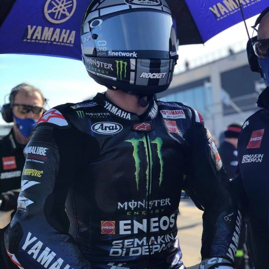 YamahaMotoGPさんのインスタグラム写真 - (YamahaMotoGPInstagram)「@maverick12official has a clear view of Turn 1 from P2 on the grid 👀   #MonsterYamaha  #MotoGP  #AragonGP」10月18日 21時53分 - yamahamotogp