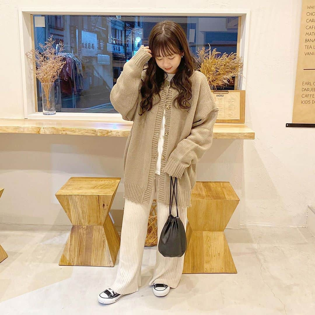 haruさんのインスタグラム写真 - (haruInstagram)「ㅤㅤㅤㅤㅤㅤㅤㅤㅤㅤㅤㅤㅤ ㅤㅤㅤㅤㅤㅤㅤㅤㅤㅤㅤㅤㅤ ㅤㅤㅤㅤㅤㅤㅤㅤㅤㅤㅤㅤㅤ #ootd ㅤㅤㅤㅤㅤㅤㅤㅤㅤㅤㅤㅤㅤ 前後2wayで着用できる @titivatejp のダメージニットカーデ🧸🧶 ㅤㅤㅤㅤㅤㅤㅤㅤㅤㅤㅤㅤㅤ . ㅤㅤㅤㅤㅤㅤㅤㅤㅤㅤㅤㅤㅤ 旬なデザインニットでだから、着るだけで 今っぽくなるのでお気に入り~☺️❤︎ ㅤㅤㅤㅤㅤㅤㅤㅤㅤㅤㅤㅤㅤ . ㅤㅤㅤㅤㅤㅤㅤㅤㅤㅤㅤㅤㅤ 他のアイテムは過去に載せてるので WEARを見てくださいっ🧸💕 ㅤㅤㅤㅤㅤㅤㅤㅤㅤㅤㅤㅤㅤ ㅤㅤㅤㅤㅤㅤㅤㅤㅤㅤㅤㅤㅤ #titivate #ティティベイト #titivatestyle#前後2wayダメージニットカーディガン #秋コーデ#プチプラコーデ#プチプラ#パンツコーデ#低身長コーデ#153cm#大人カジュアル#シンプルコーデ#harucd ㅤㅤㅤㅤㅤㅤㅤㅤㅤㅤㅤㅤㅤ」10月18日 21時48分 - __haru3