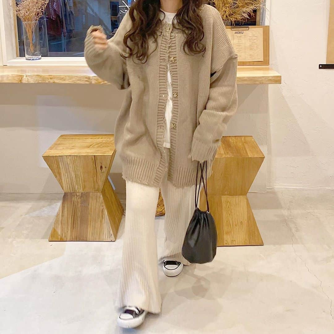 haruさんのインスタグラム写真 - (haruInstagram)「ㅤㅤㅤㅤㅤㅤㅤㅤㅤㅤㅤㅤㅤ ㅤㅤㅤㅤㅤㅤㅤㅤㅤㅤㅤㅤㅤ ㅤㅤㅤㅤㅤㅤㅤㅤㅤㅤㅤㅤㅤ #ootd ㅤㅤㅤㅤㅤㅤㅤㅤㅤㅤㅤㅤㅤ 前後2wayで着用できる @titivatejp のダメージニットカーデ🧸🧶 ㅤㅤㅤㅤㅤㅤㅤㅤㅤㅤㅤㅤㅤ . ㅤㅤㅤㅤㅤㅤㅤㅤㅤㅤㅤㅤㅤ 旬なデザインニットでだから、着るだけで 今っぽくなるのでお気に入り~☺️❤︎ ㅤㅤㅤㅤㅤㅤㅤㅤㅤㅤㅤㅤㅤ . ㅤㅤㅤㅤㅤㅤㅤㅤㅤㅤㅤㅤㅤ 他のアイテムは過去に載せてるので WEARを見てくださいっ🧸💕 ㅤㅤㅤㅤㅤㅤㅤㅤㅤㅤㅤㅤㅤ ㅤㅤㅤㅤㅤㅤㅤㅤㅤㅤㅤㅤㅤ #titivate #ティティベイト #titivatestyle#前後2wayダメージニットカーディガン #秋コーデ#プチプラコーデ#プチプラ#パンツコーデ#低身長コーデ#153cm#大人カジュアル#シンプルコーデ#harucd ㅤㅤㅤㅤㅤㅤㅤㅤㅤㅤㅤㅤㅤ」10月18日 21時48分 - __haru3