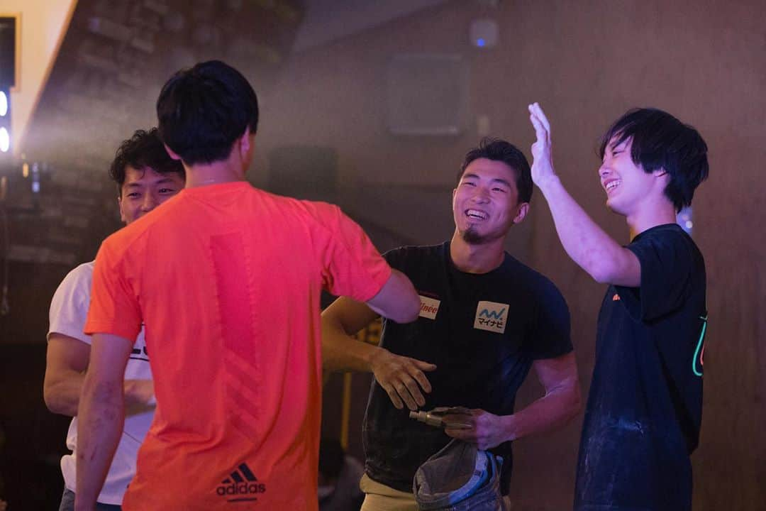 杉本怜さんのインスタグラム写真 - (杉本怜Instagram)「【The Boulder Battle】﻿ The first big event I planned is over. It was hard but it was a lot of fun. I am very happy that the players and spectators are full of smiles.﻿ ﻿ Thank you to all of you!!﻿ ﻿ photo by @quvminuneven  ﻿ 夢の時間が終わりました。僕の無茶ぶりから始まったボルダーバトルですが、ここまで終えられたのも企画を実現していただいた運営のみなさん、スポンサーのみなさん、一緒に盛り上げてくれた選手、このお祭り雰囲気を盛り上げてくれた観客の皆さん、もう全ての人のおかげです！感謝です！ありがとうございました！﻿ ﻿ 早くも次回開催を期待するお言葉もいただき大変嬉しく思います！企画面でまだまだ荒削りなところがたくさんありましたが、さらにブラッシュアップして盛り上がるイベントを提案していけるよう私も努力していきますので、みなさんあたたかく見守ってください😊」10月18日 22時02分 - odenpyon