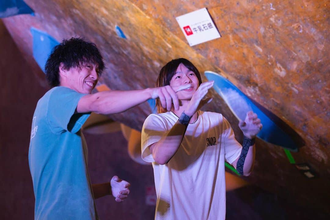 杉本怜さんのインスタグラム写真 - (杉本怜Instagram)「【The Boulder Battle】﻿ The first big event I planned is over. It was hard but it was a lot of fun. I am very happy that the players and spectators are full of smiles.﻿ ﻿ Thank you to all of you!!﻿ ﻿ photo by @quvminuneven  ﻿ 夢の時間が終わりました。僕の無茶ぶりから始まったボルダーバトルですが、ここまで終えられたのも企画を実現していただいた運営のみなさん、スポンサーのみなさん、一緒に盛り上げてくれた選手、このお祭り雰囲気を盛り上げてくれた観客の皆さん、もう全ての人のおかげです！感謝です！ありがとうございました！﻿ ﻿ 早くも次回開催を期待するお言葉もいただき大変嬉しく思います！企画面でまだまだ荒削りなところがたくさんありましたが、さらにブラッシュアップして盛り上がるイベントを提案していけるよう私も努力していきますので、みなさんあたたかく見守ってください😊」10月18日 22時02分 - odenpyon