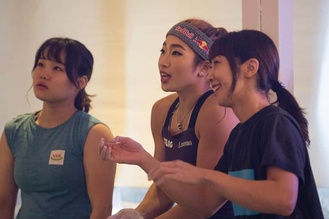 杉本怜さんのインスタグラム写真 - (杉本怜Instagram)「【The Boulder Battle】Women﻿ category ﻿ full of smile!! thank you to all of you!!﻿  photo by @quvminuneven  ﻿ #boulderbattle @boulderbattle #ボルダーバトル」10月18日 21時59分 - odenpyon