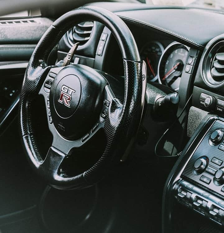のインスタグラム：「Just perfect inside and out. #Nissan #NissanGTR #GTR #Godzilla 📷 @bbs_gtr」