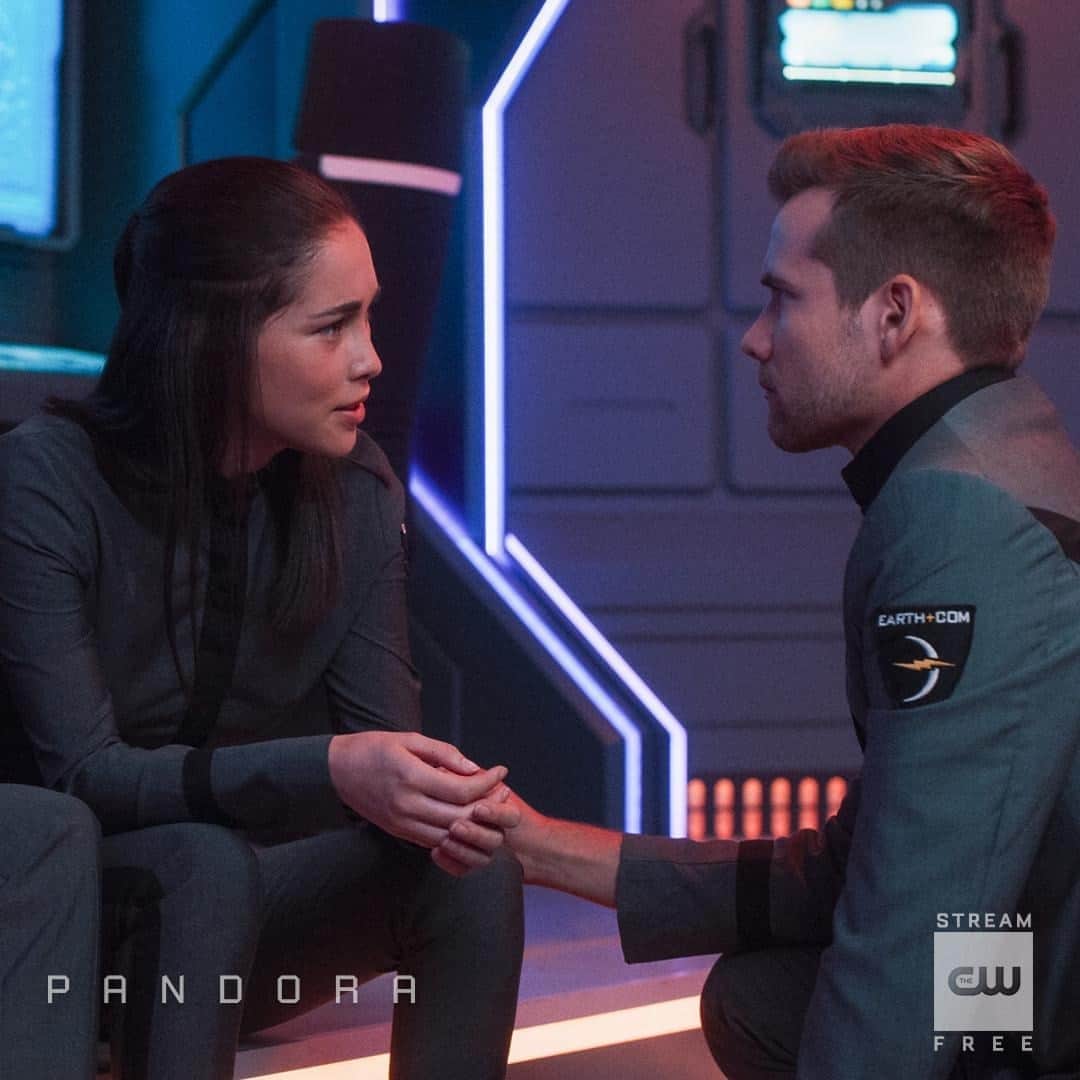 The CWさんのインスタグラム写真 - (The CWInstagram)「Things are getting tense. A new episode of #Pandora airs tonight at 8/7c. Stream tomorrow free only on The CW.」10月18日 22時00分 - thecw