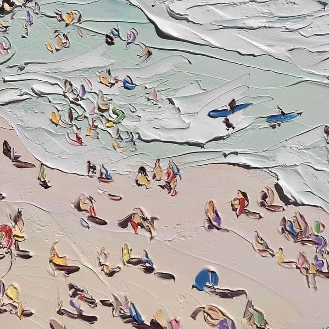 ダニジョーのインスタグラム：「Perspective is everything 🏖☀️🏄‍♀️ Zoom in/Zoom out ➰ #sallywest via @aureta」