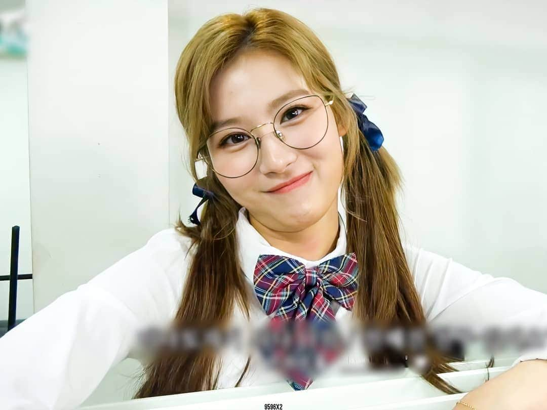 サナさんのインスタグラム写真 - (サナInstagram)「샤~♡ ーーーーーーーーーー Follow > @sana.twice.kr < . @twicetagram #TWICE#트와이스#ONCE#Sana#사나 #Nayeon#나연#Jeongyeon#정연#Momo#모모#Jihyo#지효#Mina#미나#Dahyun#다현#Chaeyoung#채영#Tzuyu#쯔위」10月18日 22時17分 - sana.twice.kr