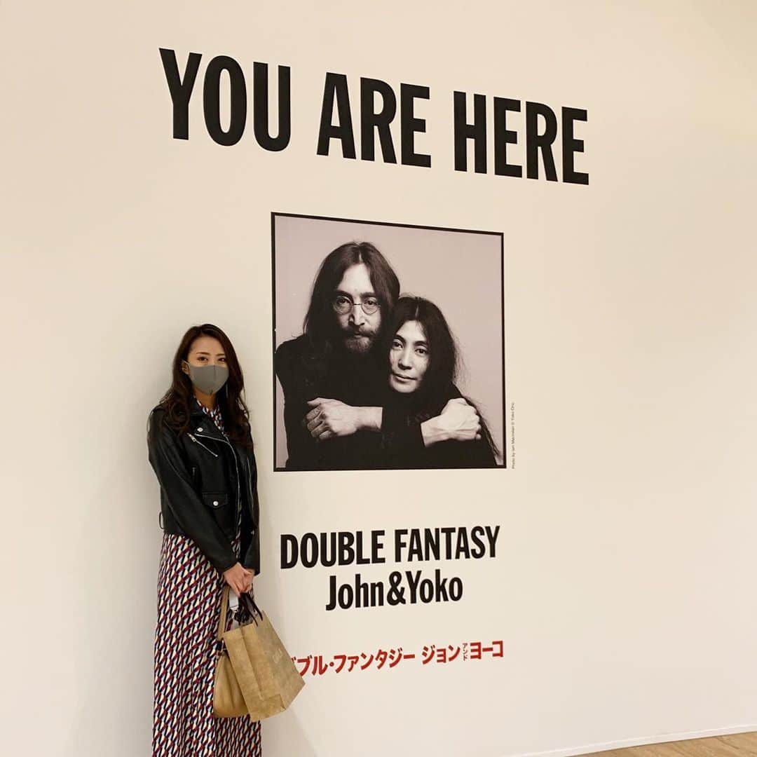 Mai Yamadaさんのインスタグラム写真 - (Mai YamadaInstagram)「『DOUBLE FANTASY - John & Yoko』 . ジョン・レノンとオノ・ヨーコの軌跡を辿る展覧会。 たくさんたくさん、胸がきゅーっとなりました。 何回涙出そうになったかわかりません。 . オノヨーコさん、すんごいかっこいいのにすんごい可愛くて、それでいて強くて。 ズルいわー。 . . 本当に素晴らしいので、みなさんぜひに。 . #ダブルファンタジー #ジョンレノン#オノヨーコ #doublefantasy  #johnlennon#onoyoko #yes」10月18日 22時17分 - yamadamai_719