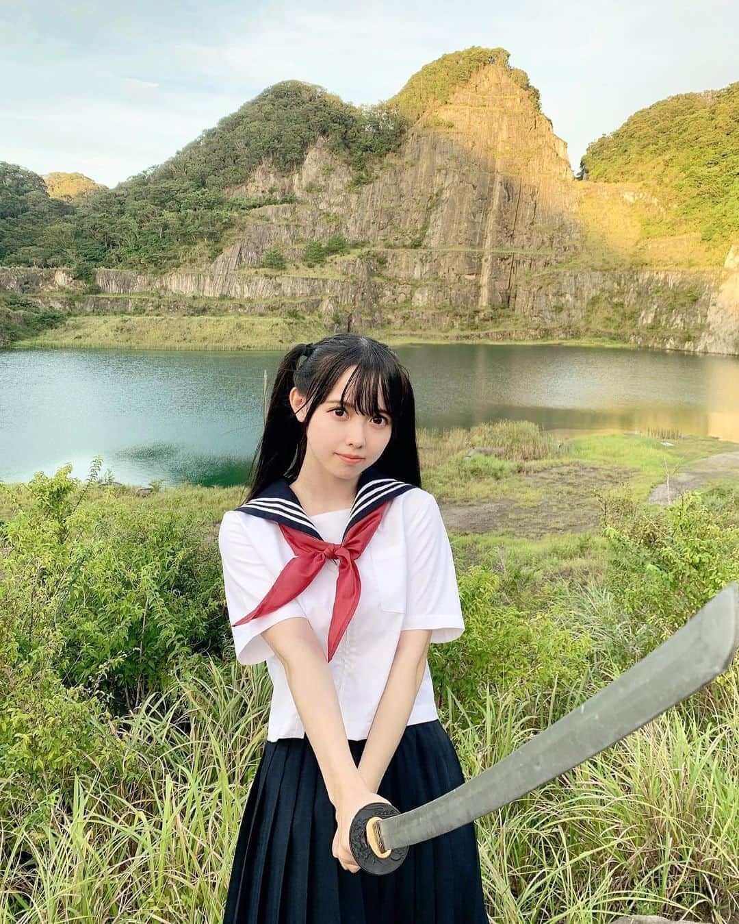 松本ももなさんのインスタグラム写真 - (松本ももなInstagram)「⛰セーラー服と刀⚔️  似合ってますか？？🥺  #セーラー服 #刀 #殺陣 #何人も #ラストアイドル #女子高生 #jk #jkブランド #アイドルの素敵な思い出」10月18日 22時28分 - momona.1012