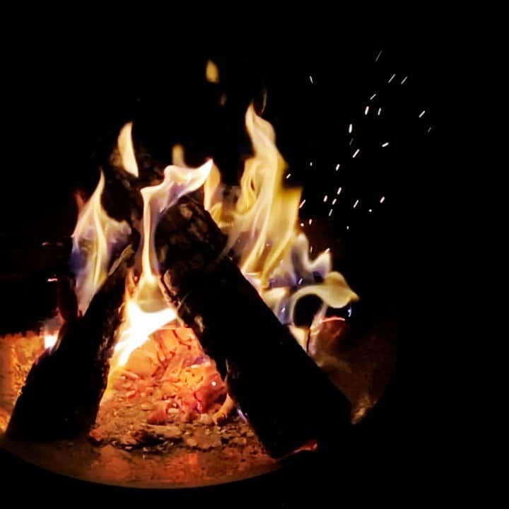 GEN3 Owlのインスタグラム：「焚き火 / Bonfire #camp #bonfire #焚き火 #キャンプ」