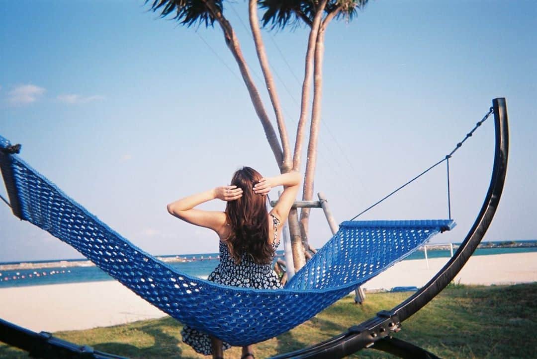 Risaのインスタグラム：「. . #沖縄　#写るんです #海も空も綺麗すぎる #切実に戻りたい  #シェラトン沖縄サンマリーナリゾート  #アメリカンビレッジ #オキナワログイン」