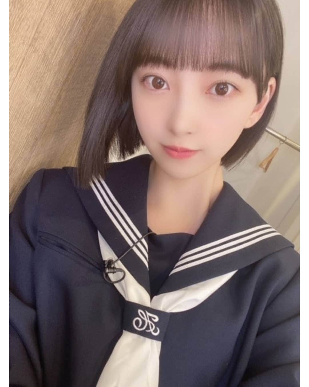 堀未央奈のインスタグラム：「#むむ 乃木坂46 堀未央奈 公式ブログ 2020/10/18 11:54  しくじり先生 でてました！ 見てくださいましたか？ みなさん優しくて楽しかった〜  冬のセーラー服...新鮮...  楽しかったです^ - ^  あっという間に10月も終わりますね〜 バイオハザードre3 と　マインクラフト はじめました ふふふ  寒くなってきたので みなさんも体調にはお気をつけて...  まだ秋刀魚を食べれてないので それが秋の心残りです...  では  http://blog.nogizaka46.com/miona.hori/smph/2020/10/058447.php #堀未央奈 #HoriMiona #みおな #乃木坂46 #2期生 #岐阜県 #東京 #ピース」