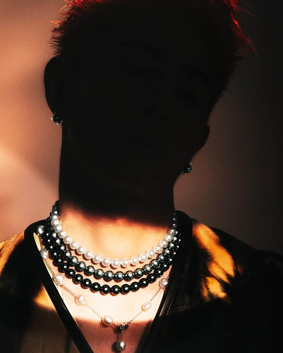Noah（ノア）さんのインスタグラム写真 - (Noah（ノア）Instagram)「@official_mikimoto x @swag.hommes  Solar & Lunar Eclipse   Every fragment of the moon sparkles into the night 🌒 #TaikiNoah#Mikimoto#swag」10月18日 22時55分 - noah_bbb