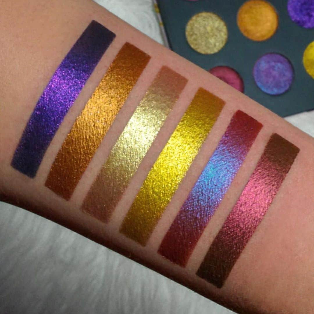 パット・マグラスさんのインスタグラム写真 - (パット・マグラスInstagram)「COSMIC COLOUR ⚡️⚡️⚡️ Plunge into the first-ever 18-shade MTHRSHP MEGA: CELESTIAL DIVINITY Eye Palette, featuring plutonic purples, prismatic pinks, galant greens and nefarious neutrals. Futuristic finishes include showstopping shimmers, meteoric mattes and decadent duochromes ⚡️⚡️⚡️ Available NOW at PATMcGRATH.COM」10月18日 22時58分 - patmcgrathreal