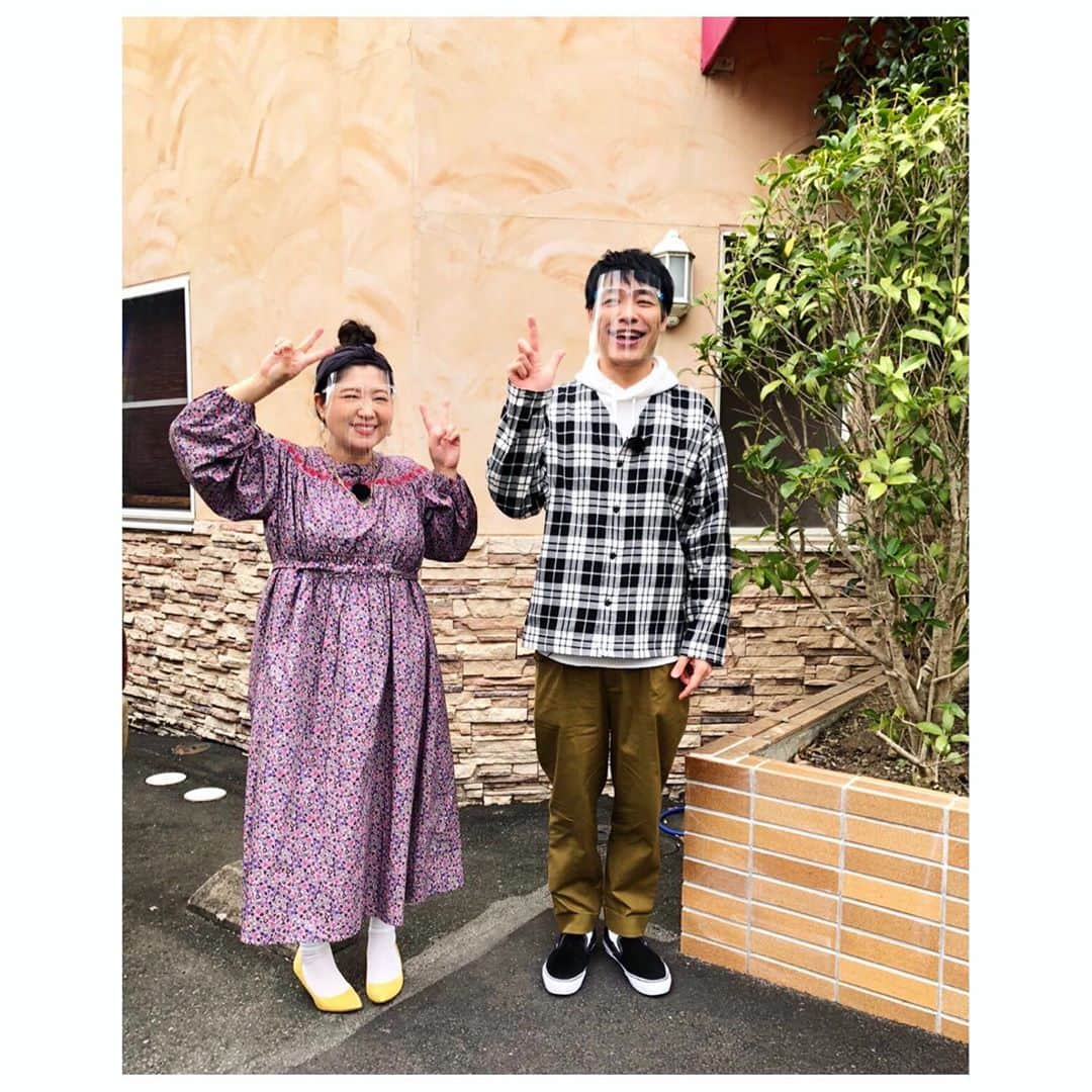 馬場園梓さんのインスタグラム写真 - (馬場園梓Instagram)「へい♪  お世話になります〜☺︎  10月20日(火) 夜8時から放送の  「教えてもらう前と後」にて  麒麟の川島くんと ご当地パンのロケに行かせていただいてます🍞♪ @kirinkawashima0203   めっちゃくちゃに楽しかったので ぜひ ご覧ください！  よろしくお願い申し上げます。  ちなみに こちらのステキなワンピースは  AS KNOW AS olacaさんとこのです！ @asknowas_olaca   ですので  ルン♪   #yeah #happy #exciting #mbs  #TBS #教えてもらう前と後  #同期 #ご当地パン #ロケ #ワンピース #asknowasolaca  #お気に入り #球体 #しあわせ #ルン♪」10月18日 23時07分 - babazonoazusa