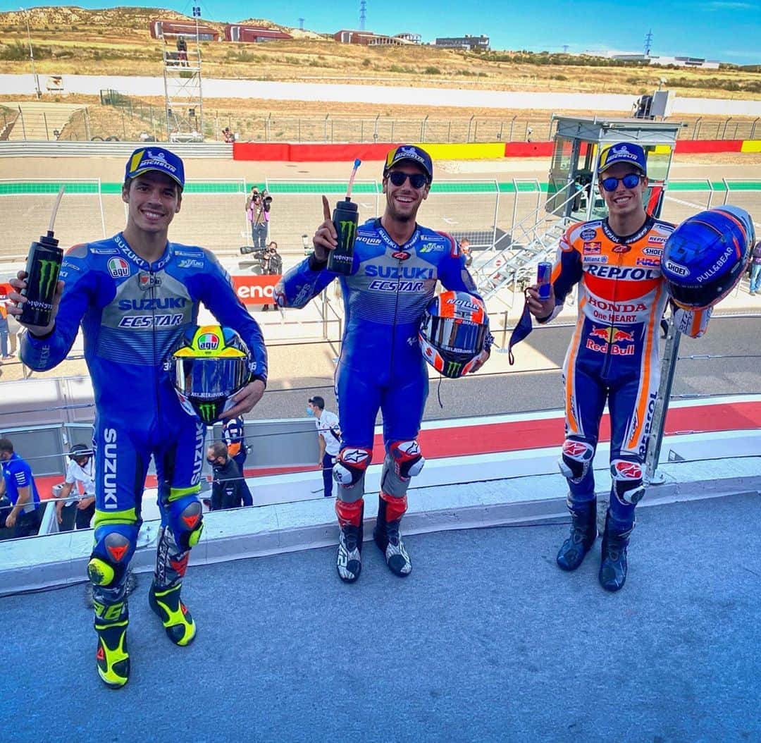 MotoGPさんのインスタグラム写真 - (MotoGPInstagram)「Your #AragonGP 🏁 podium:  🥇The 8th different #MotoGP race winner of 2020 @alexrins  🥈 The rookie @alexmarquez73 taking back-to-back podiums 🥉 The new Championship leader @joanmir36official」10月18日 23時21分 - motogp