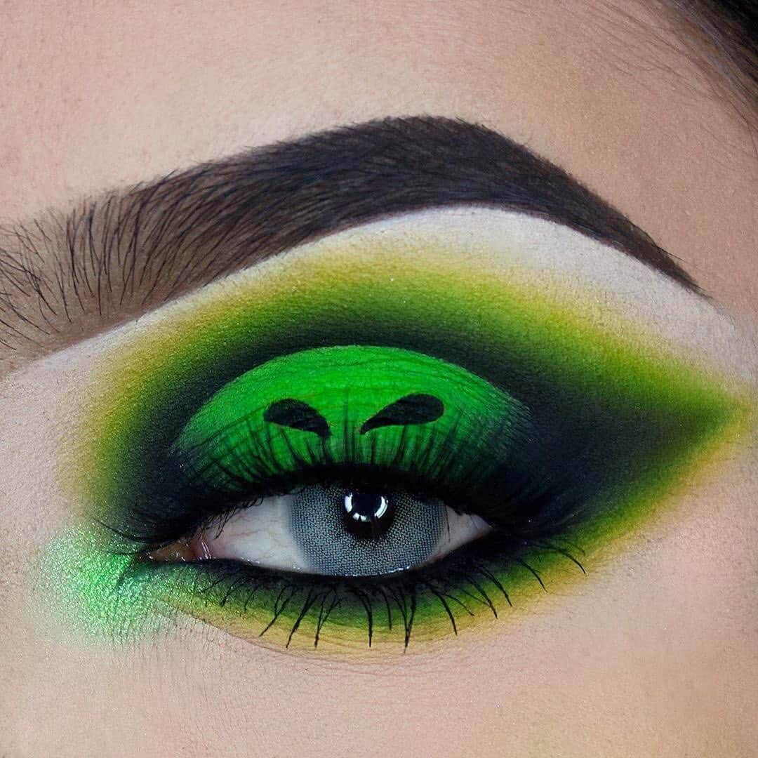 Makeup Addiction Cosmeticsさんのインスタグラム写真 - (Makeup Addiction CosmeticsInstagram)「👽 ALIEN GLAM 👽 by @fakhiarif using @makeupaddictioncosmetics Xtra flare lashes & holy glow fantasy palette. 🔽 Save it for your Halloween inspired makeup look! 🔥 . . #halloweenmakeup #halloween #halloweencostume#halloweencostumes#halloweennails #makeupaddictioncosmetics #alienmakeup #alieninspiredmakeup」10月18日 23時15分 - makeupaddictioncosmetics