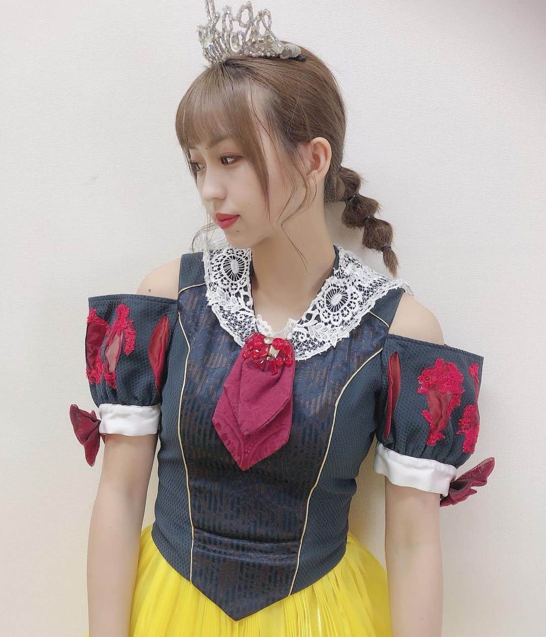 澤田桃佳のインスタグラム：「本日は玉ねぎが3つ🧅🧅🧅 #たまねぎヘア #ヘアアレンジ」