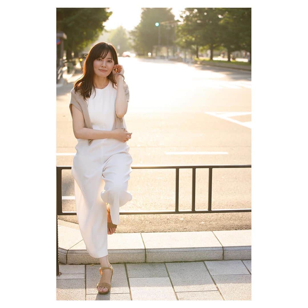のインスタグラム：「🎗Room in my heart﻿ ﻿ ✤ 心に余裕があること﻿ ✤ 視点が高いこと﻿ ✤ 軽く捉えること﻿ ✤ 明るいこと﻿ ✤ 甘えること﻿ ﻿ 最近おもう﻿ ﻿ 羽舞流の﻿ ちょっとした﻿ 生き方の心得メモ﻿ ﻿ です (*´꒳`*)﻿ ﻿ 新しい1週間も 楽しんでいきましょね♪﻿ ﻿ ﻿ Photo : 阪井壱成／@isseisakai﻿ （東京散歩！ナチュラルポートレート撮影会）﻿ ﻿ ﻿ ________ EVENT INFORMATION ________﻿ ﻿ 📸東京散歩！ナチュラルポートレート撮影会﻿ （日程＆場所フリープラン好評受付中‼︎）﻿ ﻿ 📷10/24（土）31（土）﻿ 鎌倉散歩！ナチュラルポートレート撮影会﻿ ﻿ 🖥 オンライン講座﻿ 「徹底的に楽しみながら選ばれるインスタグラムを作るコツとは！？」﻿ ﻿ 📻インターネットラジオ（毎週水曜日オンエア）﻿ 「羽舞咲のゆるゆるビューティ研究所」﻿ ﻿ 心を込めてお届けします♡﻿ ﻿ @herbemi﻿ プロフィールリンクをチェック！！﻿ ﻿ _________________________________________﻿ ﻿ ﻿」