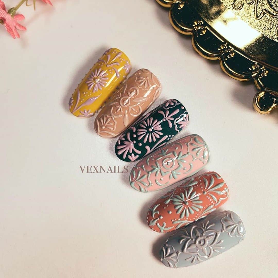 Icegel Nailさんのインスタグラム写真 - (Icegel NailInstagram)「ICEGEL X VEXNAILS  World Limited Edition  . Vexnails Collection colors as a base and knit gels on the top 🥺❤️ . Collaboration Colors with @vexnails  . Grand Launching NOW!!! 🥺 . Available 👇👇👇  🛍Online Shop : www.icegel.online . 日本語もあります こちらからご購入ください 🛍www.icegel.online🛍  . Get the most trendy collaboration colors ❤️ .  ⭐️EXCITING NEWS⭐️ ✨This is such a dream come true for me as I’ve always wanted to get into product development!   This range of colors is the perfect mix of muted pastels as well as two jewel tones that will serve you in all of your fall design needs. One coat full coverage, self leveling, and not to mention that all of these shades complement one another so well for mix n’ match manis!  . #nails #nail #nailart #nailpolish #nailswag #nailstagram #naildesign #nailsart #nailsoftheday #nailporn #nailsalon #nailartist #collaboration #edition#スターギャラクシーネイル #セルフネイル#ネイルアートデザイン#ネイルアーティスト#デザイン#ファッション#ネイルアート#ネイルサロン#スターギャラクシーネイル#Маникюр #Федикюре #Дизайнплитки」10月19日 0時25分 - icegelnail