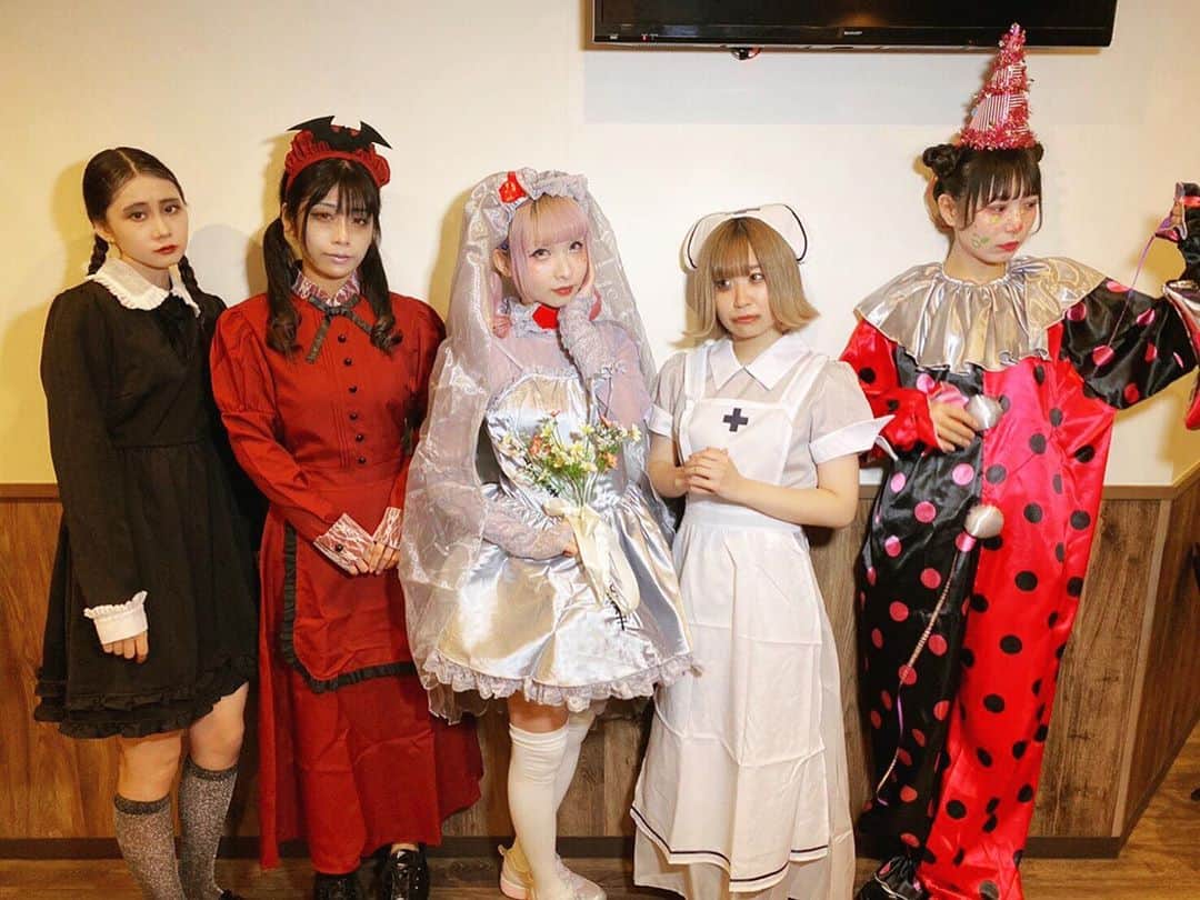 しふぉんのインスタグラム：「ちっさ」