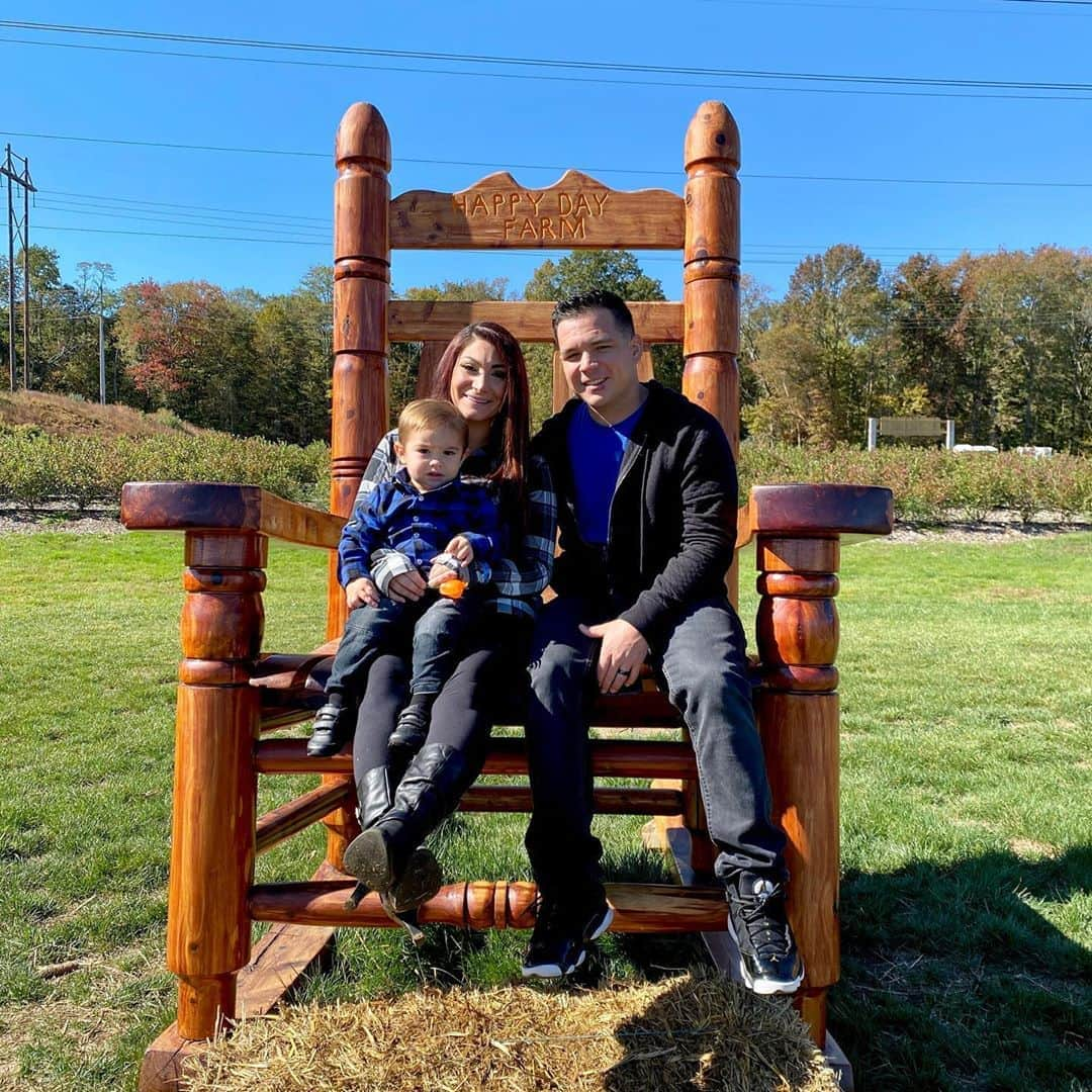 ディーナ・ニコール・コルテーゼさんのインスタグラム写真 - (ディーナ・ニコール・コルテーゼInstagram)「fun filled fall day with family🧡 🍂🍁 ( we wore masks (except for in pics) and sanitized everything we touched and our hands after )」10月19日 0時36分 - deenanicole