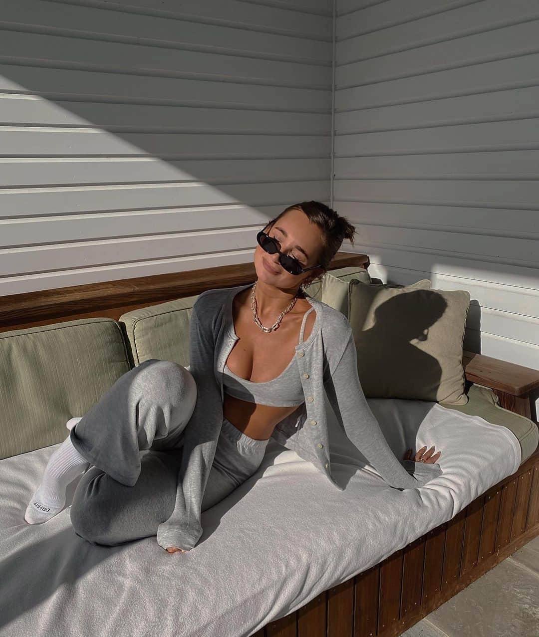 のインスタグラム：「Feeling grateful for the love and support around me, for the things I’ve learned and the experiences that have made me better. For being at peace with the things I can’t control, rising above them, and for creating a space that is nurturing for growth. For this beautiful place @reformclubamagansett that let me reboot and for my loyal online family.」