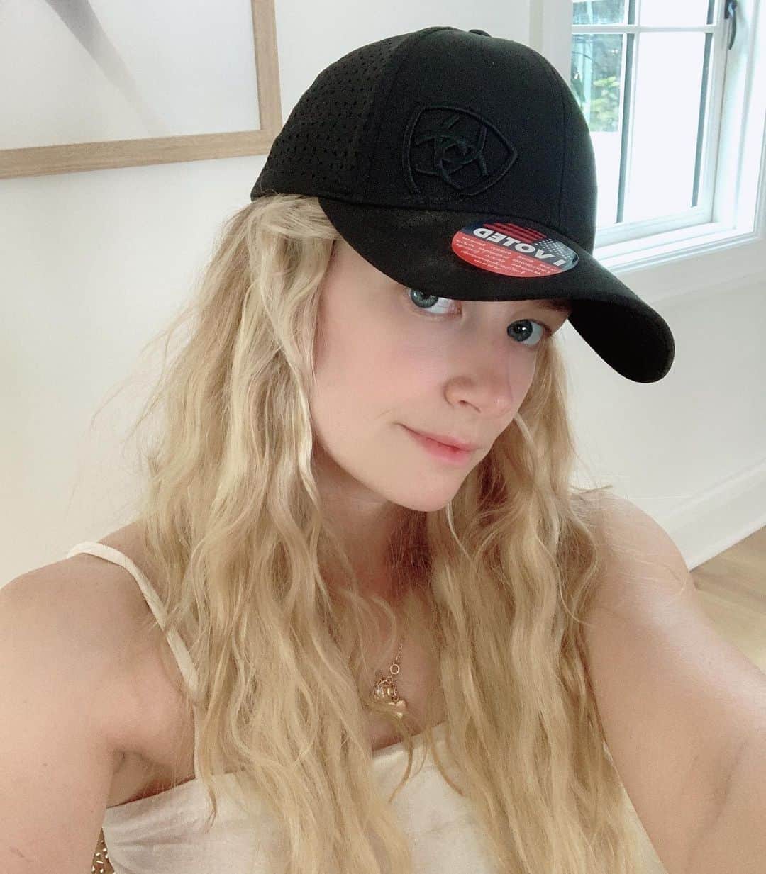 のインスタグラム：「VOTE!」