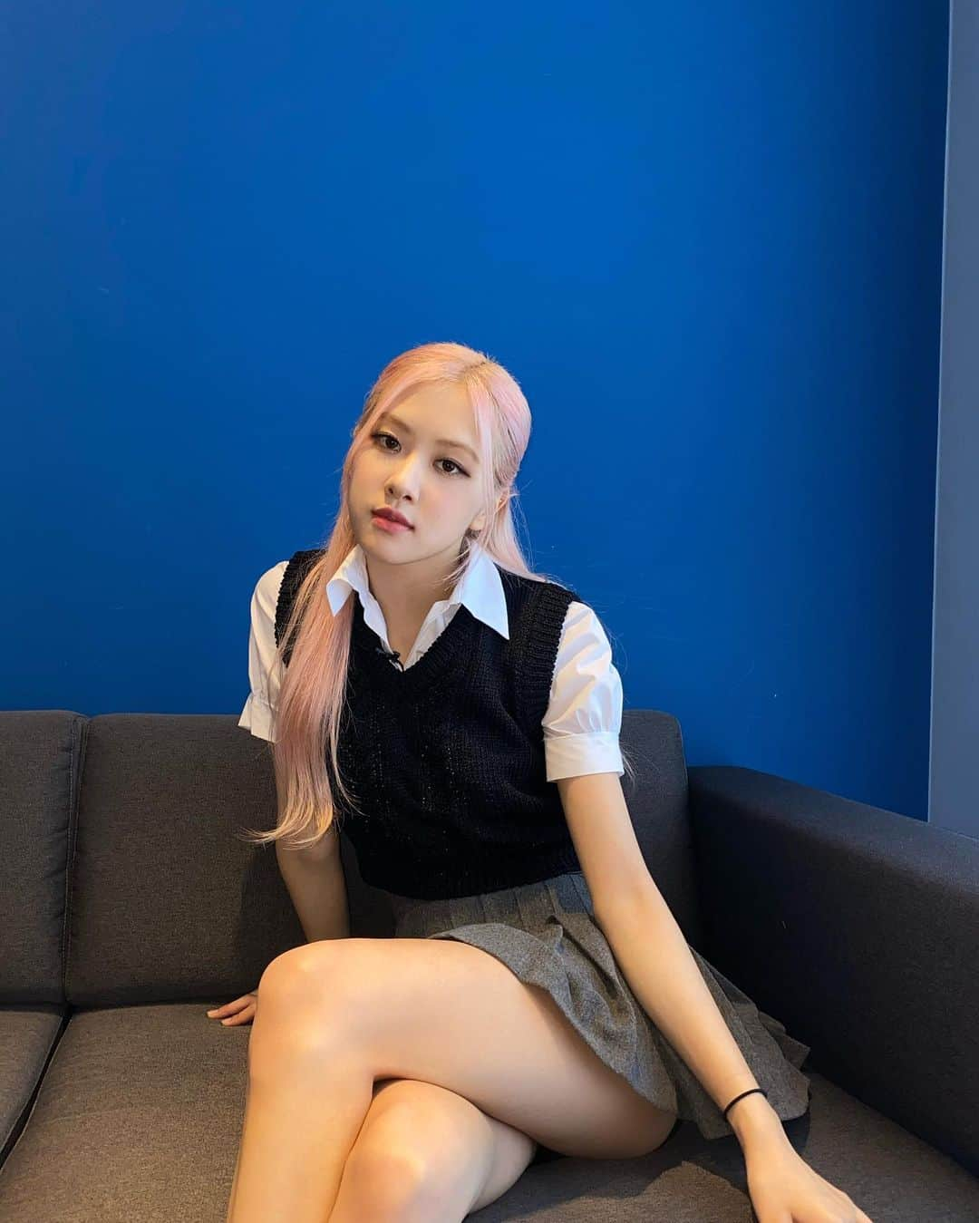 ロゼさんのインスタグラム写真 - (ロゼInstagram)「아형챙 🎒」10月19日 0時52分 - roses_are_rosie