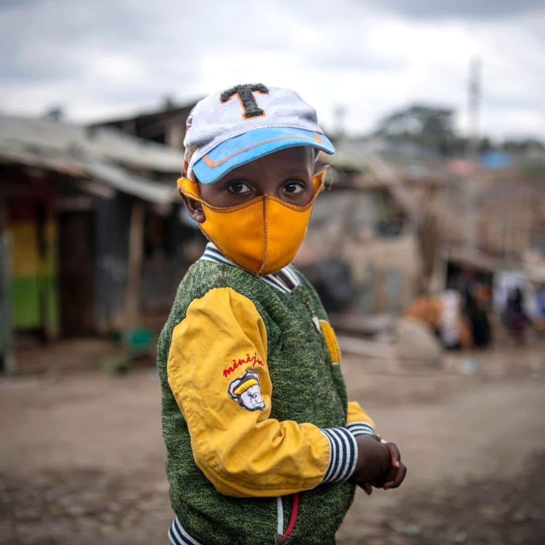 unicefさんのインスタグラム写真 - (unicefInstagram)「The number of children living in multidimensional poverty – without access to education, health, housing, nutrition, sanitation, or water – has soared to approximately 1.2 billion due to the #COVID19 pandemic. We must act now to avoid failing an entire generation. #EndChildPoverty © UNICEF/UNI362239/Everett」10月19日 1時05分 - unicef