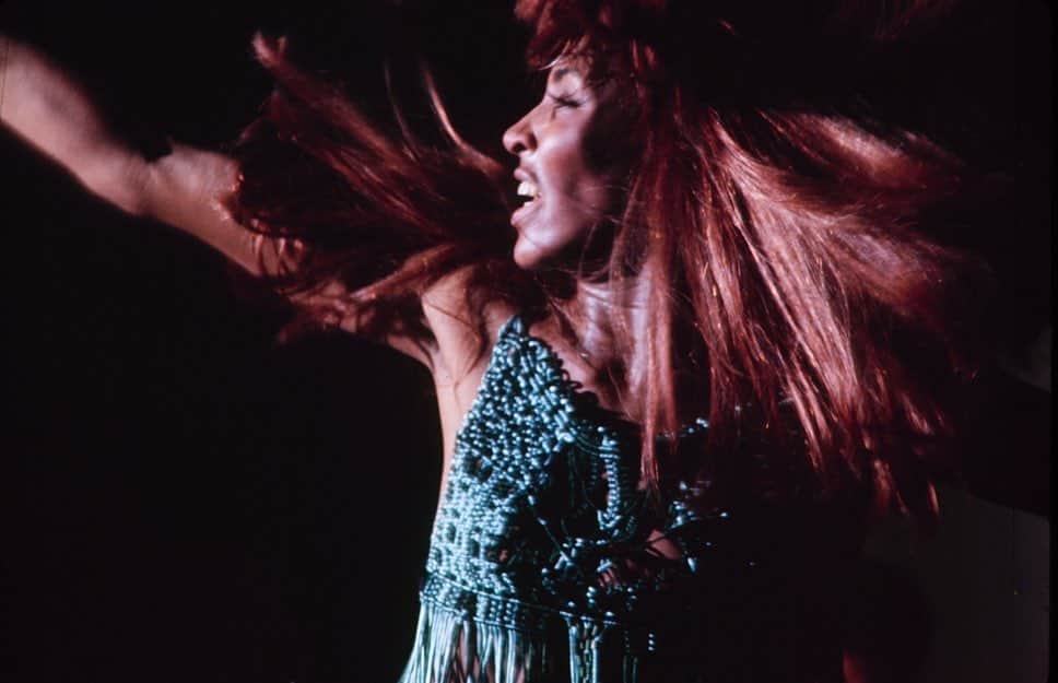 lifeさんのインスタグラム写真 - (lifeInstagram)「After sharing a stage with the legendary Tina Turner, David Bowie said: “Standing up there next to her was the hottest place in the universe.” LIFE photographer Gjon Mili captured this heat on film for the profile "Glittering Success: Tina Turns On" in our December 18, 1970 issue. For more outtakes from the story, see the link in bio. #tinaturner #simplythebest #1970sfashion #gjonmili」10月19日 1時07分 - life