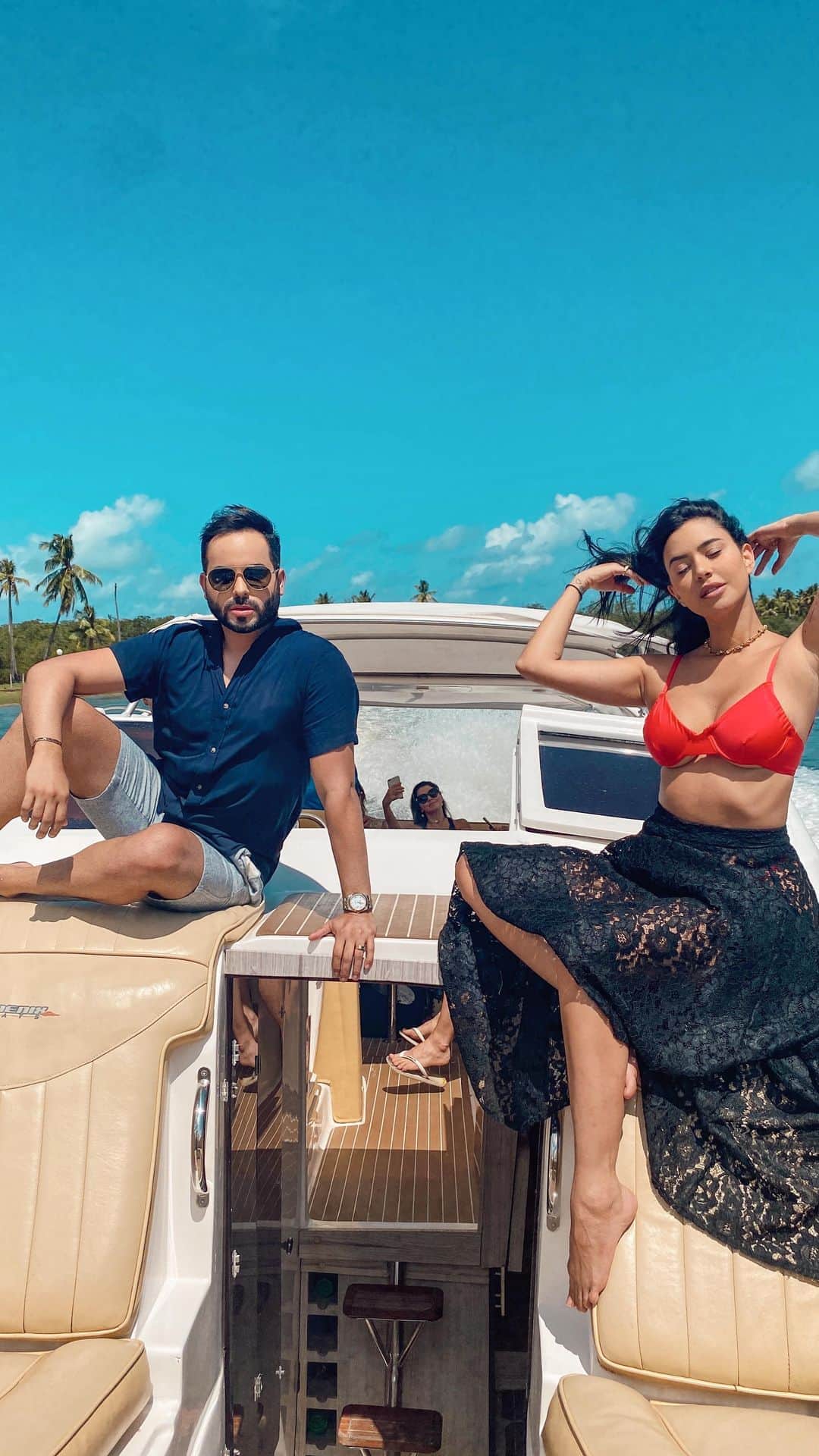 Gabriela Salesのインスタグラム：「Marque azamiga que você queria num rolê desse com você kkkk @」