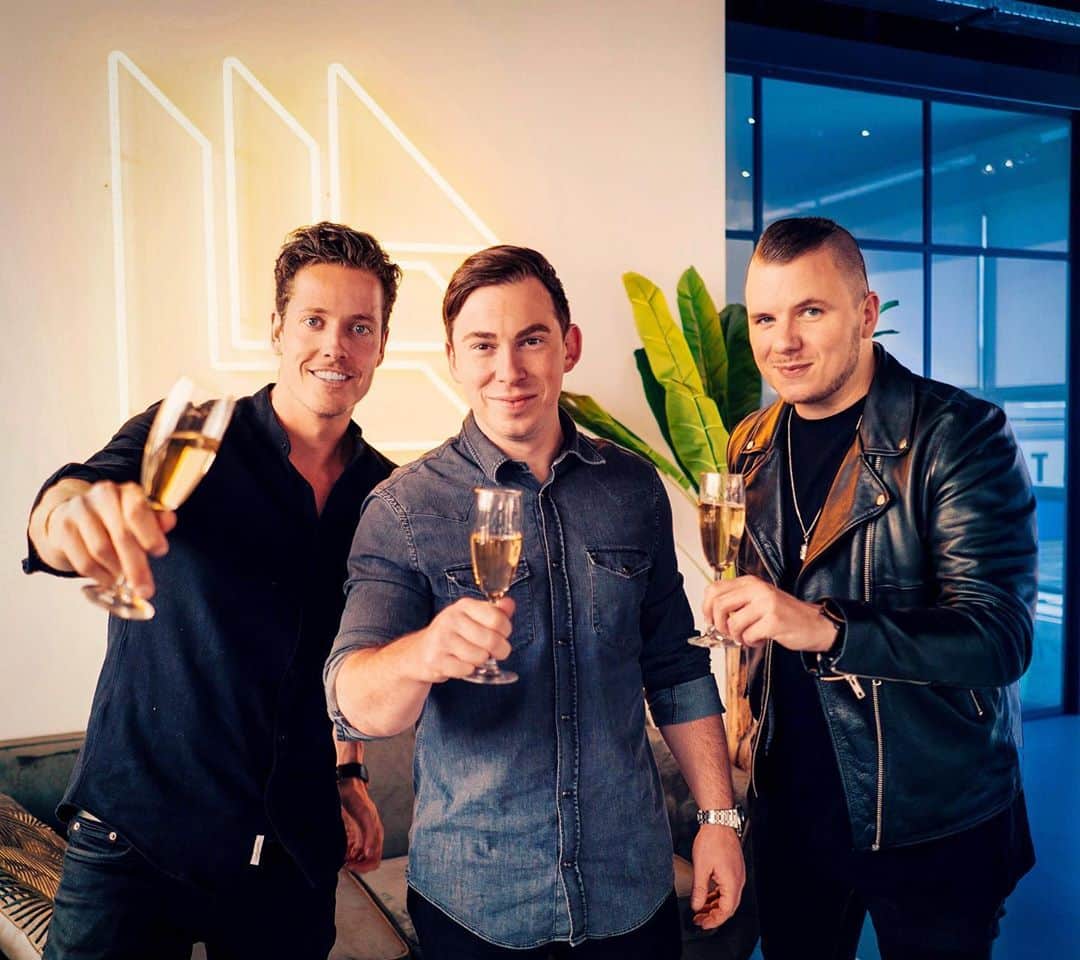 SICK INDIVIDUALSのインスタグラム：「Cheers to another big release on Revealed buddy! Over 270.000 streams in 2 days! 🔥 @hardwell @revealedrec #runaway」
