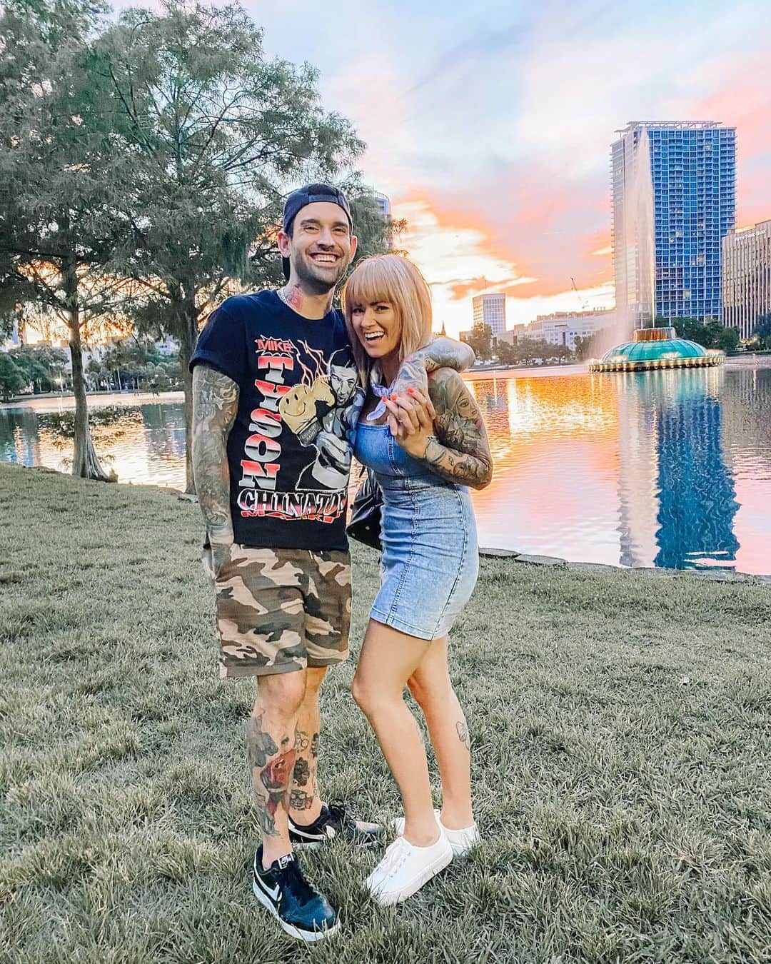 ジャック・ファウラーのインスタグラム：「We have a bond like no other, you are my best friend and do more for me then you’ll ever know. With just a couple months left until we get married, let’s go ahead and celebrate your birthday first. Happy Birthday my love @lonugget let’s ring in 32, it looks damn good on you! 🥰」