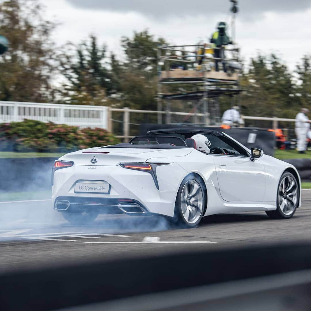 Lexus UKさんのインスタグラム写真 - (Lexus UKInstagram)「Leaving #GWSpeedWeek like... Thanks for putting on a great show @GoodwoodRRC.  Photo credit: @Jayson.Fong  #Design #CarDesign #LexusPerformance #Automotive #Lexus #LexusF #CarsofInstagram #Goodwood」10月19日 1時12分 - lexusuk