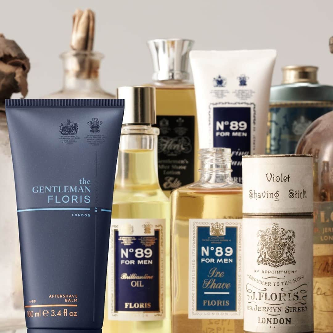 フローリスさんのインスタグラム写真 - (フローリスInstagram)「Introduced in 2015, the Gentleman Floris collection is a range of high quality skincare and grooming products with the impeccable results of a British perfumery institution. Specially formulated with a premium blend of British extracts and oils, the collection is scented with the classic cologne of No. 89.⠀  ⠀ #FlorisLondon #Icons #290Years #No89 #BritishPerfumery #BritishCraftsmanship #FamilyPerfumers #Perfumery #LuxuryFragrance #RoyalWarrant #GentlemandFloris #lemming #JamesBond」10月19日 1時44分 - florislondon