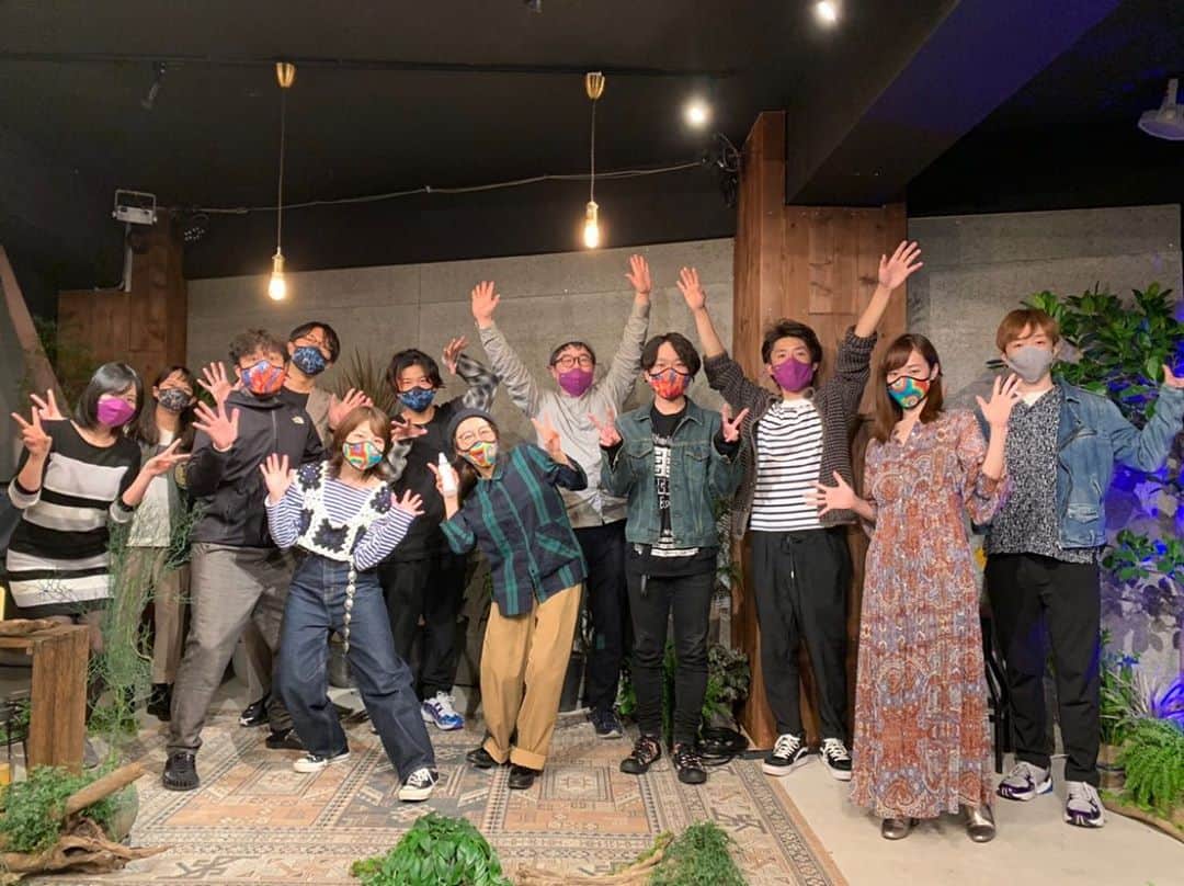 関取花のインスタグラム：「#OTONOTAKI2020 でライブでした😊🌳 GOOD BYE APRILのどこか懐かしく温かな音楽も、Ryuさんの天まで届きそうな歌も、相変わらず奇跡みたいな慶の声も、Emiさんの唯一無二のパフォーマンスも、Mond and Plantsさんの素敵な植物たちも、会場のスタッフさんも、いただいたKEENさんのマスクも、ichizuさんの化粧水も全部最高でした！有り難うございました🐥✨」