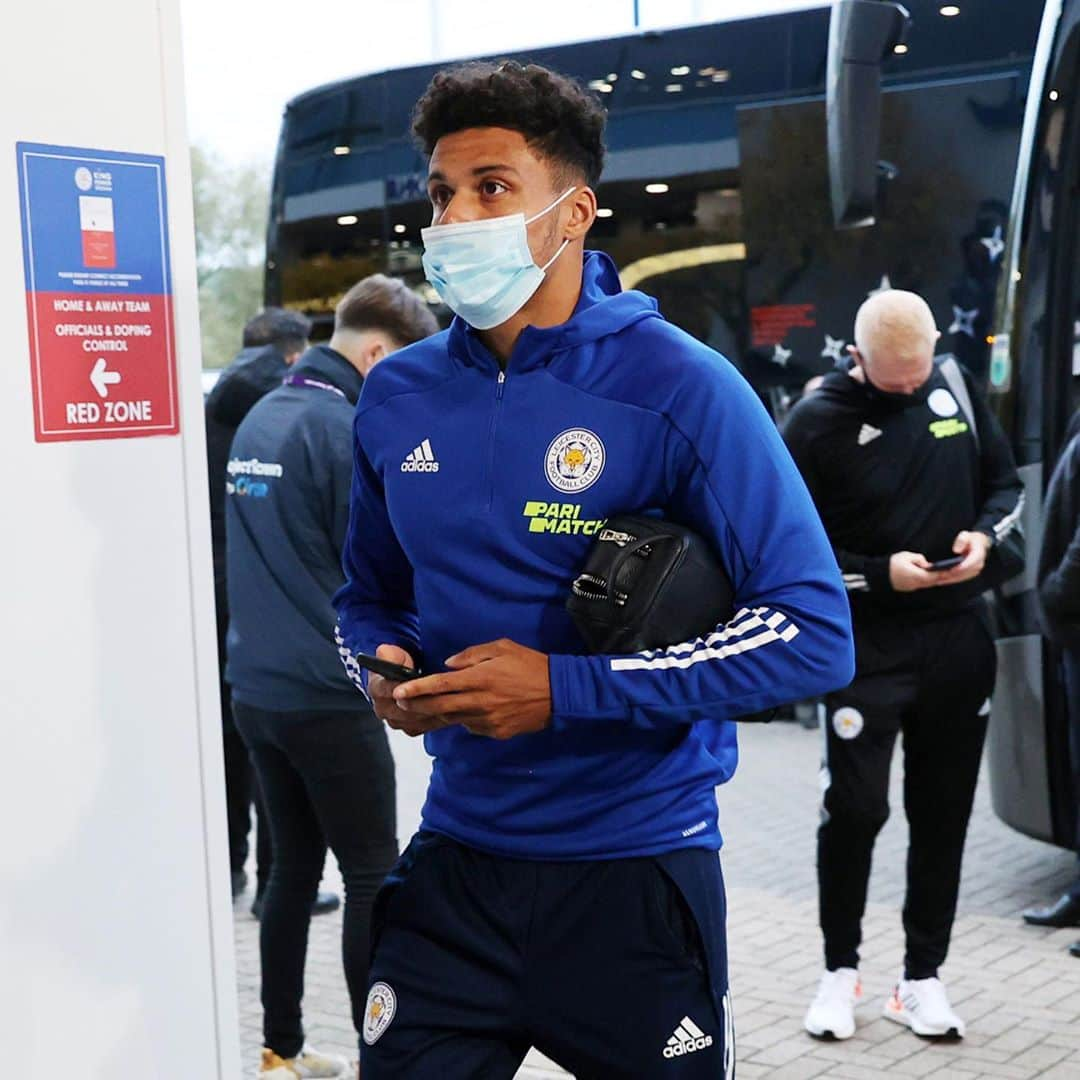 レスター・シティFCさんのインスタグラム写真 - (レスター・シティFCInstagram)「Here for some Sunday night football 🤩  #lcfc • #PL • #LeiAvl」10月19日 1時53分 - lcfc